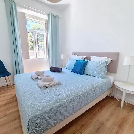 Sapadores - 2 Bedrooms Boho Chic * Lizbona