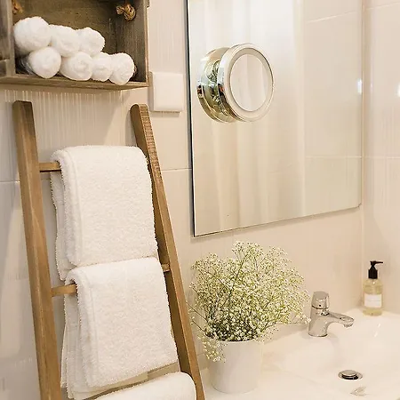 Sapadores · 2 Bedrooms Boho Chic