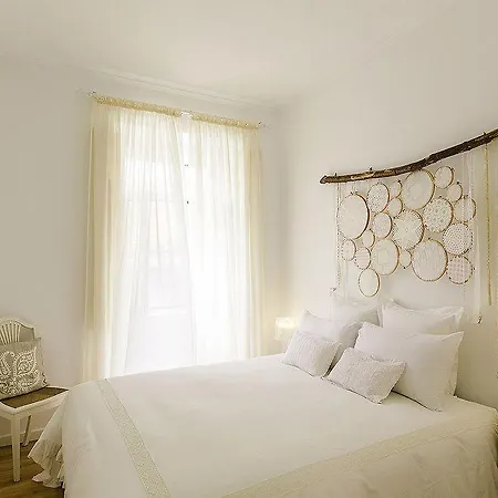 Sapadores - 2 Bedrooms Boho Chic Daire