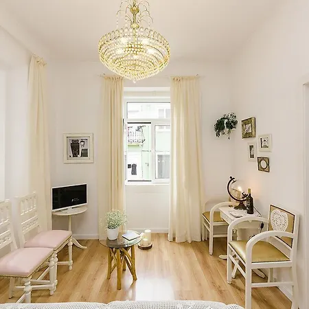 Sapadores - 2 Bedrooms Boho Chic Daire Lisboa