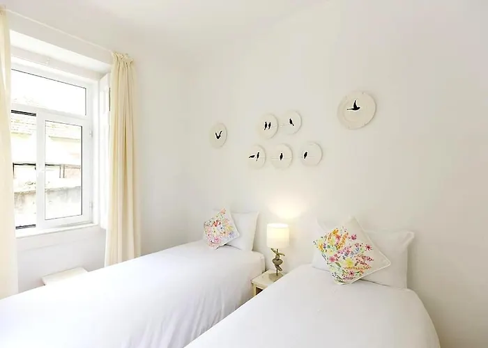 Sapadores - 2 Bedrooms Boho Chic Apartment Lisbon