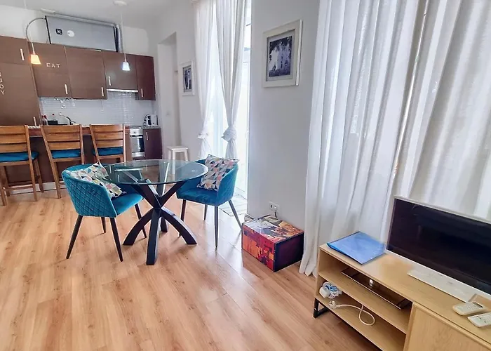 Sapadores - 2 Bedrooms Boho Chic Lisbon