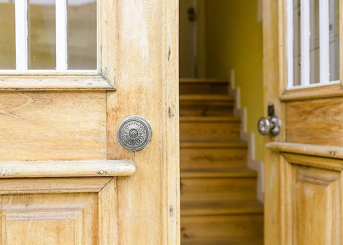 Sapadores - 2 Bedrooms Boho Chic Lisbon