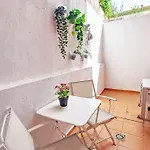 Sapadores - 2 Bedrooms Boho Chic Apartment